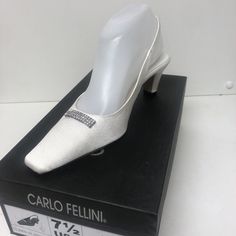 Thank you for your interest, up for your consideration is the following item(s): New in Box Carlo Fellini  Gladys  women's nightlife Crystals slingback shoes  white (Dyeable)  US Sizes Thank you ebay customers, for the great feedback we have received. We appreciate your interest, your patronage and hope you have a truly great shopping experience. Our goal is to provide you cool, new, vintage and/or rare items at a reasonable price. We will continue to strive to be a five star seller. All items w Rare Items, Slingback Shoes, Shoes White, Estate Sales, Five Star, New Vintage, Night Life, Shoes Women Heels, Shoes Heels