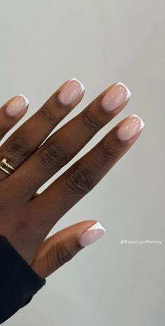 Natural Color Gel Nails Short, Short French Nails Black Women, Gel Nails On Black Women, Short Manicured Nails, Gel Nails Black Women, Short Nails Black Women, Short Classy Nails, Nails Black Women, Natural Nails Manicure