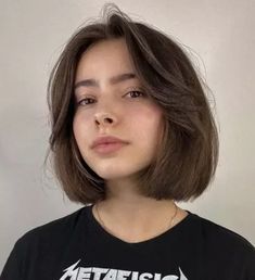 Still one of the chicest looks of the year, the bob and lob cuts are fun, sophisticated and surprisingly low maintenance. It's a classic style that strike the perfect balance between short and long. Lob Cut, Style Bob, Lob Haircuts, Short Bob Haircuts, Hairstyles Haircuts, Short Bob, Bobs Haircuts, Low Maintenance