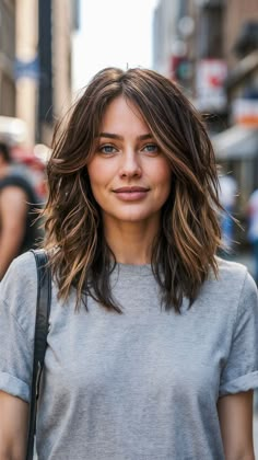 45 Stunning Medium Length Brunette Balayage Ideas to Elevate Your Look Tousled Medium Length Hair, Shoulder Length Hair For Oval Face Shape, Shoulder Length Hair For Oval Face, Shoulder Length Hair Oval Face, Medium Length Mom Haircut, Medium Length Haircut For Oval Face, Oval Face Haircut, 2024 Hair Trends, Rambut Brunette