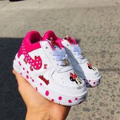 Custom Baby Shoes, Custom Kids Clothes, Bedazzled Shoes Diy, Kid Birthday Outfits, Minnie Mouse Shoes, Custom Sneakers Diy, Minnie Mouse 1st Birthday, Custom Shoes Diy, Nike Air Force One