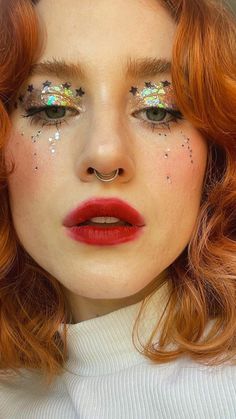 Carnival Inspired Makeup, Chappel Roan Inspired Outfits, Chappell Roan Makeup Ideas, Gold Disco Makeup, Chappell Roan Inspired Makeup, Festival Style 2024, Chappell Roan Concert Makeup, Chappell Roan Makeup Looks, Disco Eye Makeup