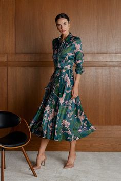 Looks Chic, Midi Shirt Dress, Floral Printed, Crochet Dress, Classy Outfits, Green Dress