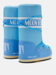 sky blue water-repellent padded design logo-print strap aesthetic criss-cross tubular laces (not to be used to tighten boots) metal eyelet detailing full foam lining top drawstring fastening round toe calf-length contrasting rubber sole slip-on style Boots Moon, Womens High Boots, Boots Woman, Moon Boot, Mule Sneakers, Low Boots, Moon Boots, Baby Boots, Tory Burch Miller