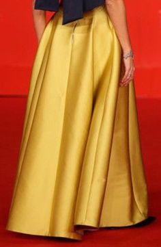 Gold Skirt, High Waist Skirt, Pleated Skirt, Bridesmaid Dress, Ball Gown, Wedding Skirt, Prom Dress, Formal Dresses for Women, Formal Skirt - Etsy Long Gold Skirt, Long Skirt Formal, Skirt Bridesmaid Dresses, Grey Tulle Skirt, Tulle Skirt Bridesmaid, Formal Dress Patterns, Prom Skirt, Womens Tulle Skirt, Dress Engagement