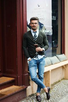 Fall outfit ideas for men Justusf Hansen, School Teacher Outfits, Man Dress, Men Mode, Suit Man, Wood Photography