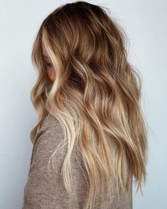 Beige Hair, Icy Blonde Hair, Bronde Hair, Hair Color Caramel, Smink Inspiration, Hair Color Pink, Trendy Hair Color, Short Hair Color