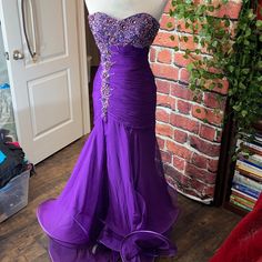 Stunning Giovani Dress Gown Size 2, Perfect Condition, Purple Color, Beaded Front To Back , Measurements: Bust 34” Inches Waist 30” Inches Long 52” Inches Thanks To Look In My Closet Formal Ball Gown, Ball Gown Dress, Fashion Couture, Ball Gown Dresses, Dress Gown, Gown Dress, Fashion Shows, Couture Fashion, Ball Gown