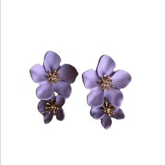 Beautiful Vibrant Lavender With Gold Toned Accents. Drop Style. Pierced Earrings. Nwt Unique Looking Earrings! Elegant Purple Flower Earrings For Party, Purple Flower Earrings For Party, Lavender Earrings, Floral Earrings, Pierced Earrings, Purple Gold, Earings Piercings, Gold Tones, Lavender