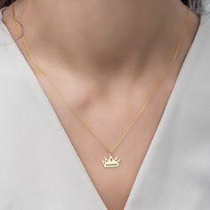 Crown Necklace, Silver Crown Necklace, Gold Crown Pendant, Royal Crown Charm, Princess Crown Necklace, Queen Necklace Handmade Crown Necklace Material: 925 Sterling Silver or 14K Gold Chain Length: 17 inches - (45cm) / 19 inches - (50cm) / 21 inches - (55cm) Chain Style: Cable Colour: Rose - Silver - Gold Pendant Size: 1,41cm X 0,90cm Minimalist Royal Crown Charm We Are a Jewelry Manufacturer, We Do Wholesale Custom Necklace Bracelet Earrings Rings And Others All The Jewelry We Produce From 925 14k Gold Crown Design Jewelry As A Gift, 14k Gold Jewelry With Crown Design For Gift, Sterling Silver Crown Design Necklace Gift, Gold Birthday Jewelry With Crown Design, Dainty Jewelry With Crown Design For Gift, Dainty Jewelry With Crown Design As Gift, Gold Jewelry With Crown Design For Birthday, Gold Necklaces With Crown Design For Gifts, Elegant Crown Design Necklace For Gift