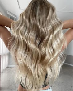 Blonde Light Brown Hair, Blond Beige, Cool Blonde Hair Colour, Perfect Blonde Hair, Bright Blonde Hair, Summer Blonde Hair, Vacation Hairstyles, Brown Hair Inspo, Hairstyles 2024