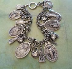 Rosary Jewelry, Saint Jewelry, Queen Of Heaven, Making Bracelets, Crystal Pendants, Rosary Bracelet, Bracelet Chain, Miraculous Medal