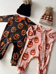 There's no trick to this treat - our Black Jack-O-Lantern Baby Sleeper Set is perfect for Halloween! The two piece set comes with an interlock footed sleeper. The sleeper features a black background with images of jack-o-lanterns throughout. The sleeper comes with a top knot cotton rib hat. Material 100% Cotton Care Instructions Turn inside out. Machine wash cold with like colors. Do not bleach. Tumble dry low. Cool iron if needed. Twin Baby Clothes, Baby Hospital Bag, Gothic Baby, Baby Halloween Outfits, Baby Sleeper, The Sleeper, Fall Baby Clothes, Baby Sleepers