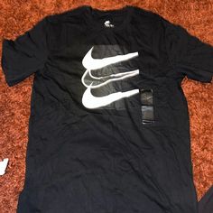 New With Tags Nike Sweatsuit, Shirts Black, Nike Tshirt, Black Nike, Nike Shirts, Men's Nike, Black Nikes, Black Gray, Black Shirt