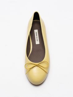 Editor's NotesSEONG YUN JOO presents feminine daily footwear that adds a sophisticated accent to your look. - Long round toes- Ribbon adorned on the upper- Naturally wrinkled fabric- Glossy and soft patent leather- Feminine and casual mood Measurements (in.)- Size: KR 220MM (US 5) ~ KR 265MM (US 9.5)- Heel: 0.31 in.*Fit true to size Composition & Care- Material: Cow Leather- Natural leather may have fine scratches and wrinkles- Bright leather can get stained by denim or d Flats With Removable Insole, Fitted Flats With Removable Insole, Fitted Ballet Flats With Removable Insole, Fitted Heels With Rubber Sole, Yellow Almond Toe Flats With Rubber Sole, Yellow Flats With Removable Insole, Yellow Flats With Leather Sole And Round Toe, Yellow Leather Slip-on Loafers, Yellow Slip-on Flats With Rubber Sole