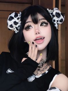 This price is for a pair of hair accessories. Gyary Accessories, Hairstyles For Short Thick Straight Hair, Kuromi Eyeliner, Japanese Reference Photos, Jordans Slippers, Portrait Reference Female Faces, Shaved Sides With Bangs, Pink Money Piece Hair, Accessories Drawing