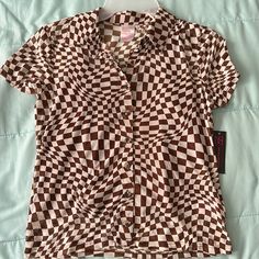 Brand New Brown Checkered Button-Up Shirt With Brown Detachable Crop-Top Cami Included Size Medium Fitted Graphic Print Button-up Top, Trendy Button-up Printed Top, Trendy Printed Button-up Top, Brown Graphic Print Button-up Top, Casual Fitted Blouse With All Over Print, Casual Patterned Shirt With Buttons, Fitted Collared Printed Tops, Retro Collared Patterned Top, Patterned Collared Tops With All Over Print