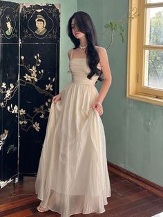 Ethereal Fairy Dress, How To Wear Dresses, Elegant Flowy Dress, Romantic Feminine Outfits, Pretty Party Outfits, Prom Dresses Asian, Cute Elegant Outfits, Two Piece Formal Outfit, Dress Cute Aesthetic