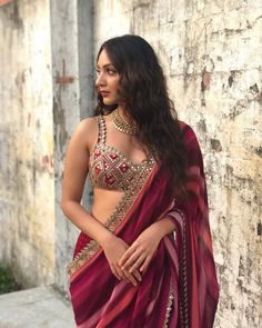 Kaira Advani, Moonlight Photography, Desi Fits, Modern Saree, Simple Sarees, Saree Designs Party Wear, Indian Fashion Saree