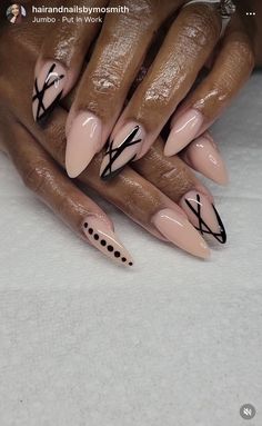 Black Abstract Nail Designs, February Nails Stiletto, Trendy Almond Nails Designs, Nude Baddie Nails Almond, Modern Art Nails, Almond Nails Black Women, Nude Nails With Black Design, Modern French Tip Nails, Almond Stiletto Nails