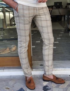 Vicenza Brown Slim Fit Plaid Pants-baagr.myshopify.com-Pants-BOJONI Plaid Pants Men Outfit, Best Mens Pants, Plaid Pants Outfit, Beige Boots, Pants Outfit Men, Estilo Real, Black Men Street Fashion, Style Inspiration Casual, Men Street Fashion