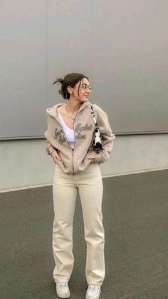 Looks Pinterest, Mode Zara, Casual College Outfits, Streetwear Fashion Women, 가을 패션, Teenage Fashion Outfits, Casual Style Outfits, Mode Inspiration, Streetwear Outfit