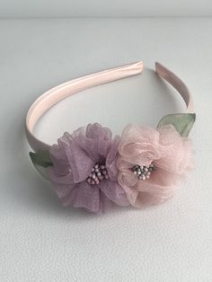 Beautiful satin covered headband designed with handcrafted organza flowers and leaves. Lbd Accessories, Diy Baby Bows Headbands, Flower Girl Hair Piece, Flower Hairpiece, Diy Baby Bows, Flowers Headband, Fabric Flower Headbands, Diy Hair Accessories Ribbon