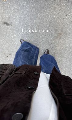 Cool Girl Fits, Euro Winter, Shoes Street Style, Instagram Post Inspiration, Fall Thrift, Yes No Maybe, Learning By Doing, Cold Style, Matching Clothes