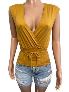 Yellow V-neck Top For Party, Yellow V-neck Top For Night Out, Trendy Yellow Tops For Night Out, Fitted Yellow Top For Night Out, Chic Yellow Tops For Night Out, Chic Yellow Top For Night Out, Chic Yellow Crop Top, Modern Goddess, Crop Top Y2k