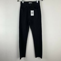 Great Pair Of Women's 'Margi Slim Straight' Women's Au 6 (Like A Us 2 ) Nwt Black Denim Jeans. Waist Across Front-13" Inseam-29" Rise-12" #2c724 Black Denim Jeans, Jeans Color, Colored Jeans, Black Denim, Denim Jeans, Size 2, Sweatpants, Women Jeans, Pants