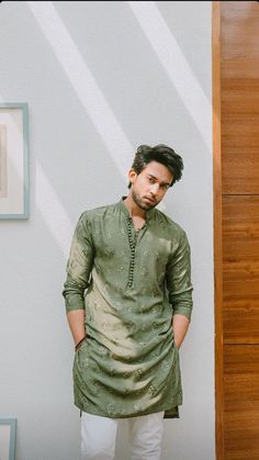 Kurta For Eid Men, Casual Kurta For Men, Mens Jubba Designs, Eid Pose Ideas Men, Eid Kurta Design For Men, Kurta Designs Men's Latest 2023, Eid Outfits For Men, Kurta Ideas Men, Jubba Design For Men