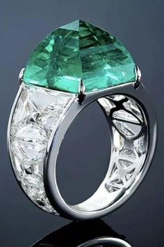 Elegant Luxury Crystal Ring With Polished Finish, Anello Smeraldo, Heritage Jewellery, Historical Jewellery, Cz Rings Engagement, Ring Shank, Diamond Settings, Royal Jewelry, Emerald Jewelry