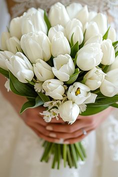 70+ Dreamy Tulip Wedding Bouquets You’ll Absolutely Love 🌷