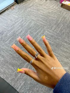 Cute Nails Orange, Short Cute Nails, Freestyle Nails, Nails Orange, Long Acrylic Nail Designs, Diy Acrylic Nails, Drip Nails, Colored Acrylic Nails, Work Nails