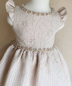 Classic Baby Clothes, Kids Party Wear Dresses, Simple Frock Design, Girls Designer Dresses, Kids Dress Collection, Fancy Frocks