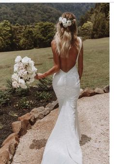 Hot Wedding Dress Open Backs, Simple Wedding Dresses Open Back, Open Back Slim Wedding Dress, Boho Wedding Dress Tight, Beach Wedding Dress Low Back, Slim Wedding Dress Open Backs, Open Back Rustic Wedding Dress, Minimal Wedding Dress Open Back, Low Back Beach Wedding Dress