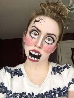 Creepy Doll Eyes Makeup, Diy Creepy Doll Makeup, Haunted House Halloween Costumes, Halloween Creepy Doll Makeup, Creepy Doll Face Paint, Doll Face Makeup Halloween, Creepy Doll Face Makeup, Halloween Makeup Doll Scary, Creepy Doll Costume Women