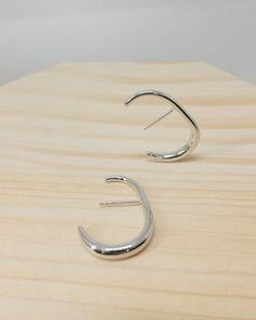 These sophisticated hooked suspender earrings are upping your earring game to the next level! The smaller hook sits comfortably above the piercing, while the bigger hook goes around and under the ear lobe. details: yellow or white gold vermeil earring height approx. 27.3mm, width approx. 18mm total weight approx. 4.54 - 4.69g push back closure helpful tips:In order to keep the gold vermeil jewelry always shining, try to keep jewelry away from water, perfume and chemicals; remove during physical activities; store separately in a soft pouch. Suspender Earrings, Always Shine, Gold Vermeil Jewelry, Vermeil Jewelry, Keep Jewelry, Gold Vermeil, The Next, White Gold, Gold