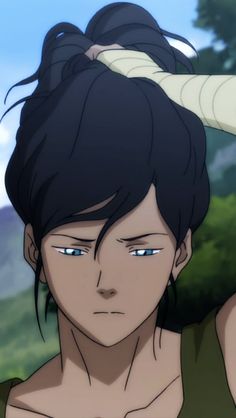 an anime character with black hair and blue eyes