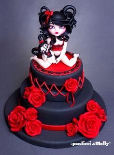 Pasticci di Molly Creepy Cakes, Gothic Wedding Cake, Monster Cakes, Gothic Cake, Rhubarb Cake, Designer Cakes, Cool Cake Designs, Gateaux Cake, Awesome Cakes