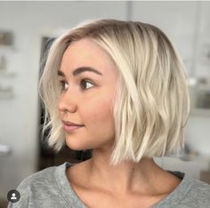 Choppy Bob Hairstyles Messy Lob, Undone Bob, Short Hair Inspiration, Fall Blonde Hair, Textured Lob, Shaggy Bob, Medium Long Hair, Hairdos For Short Hair