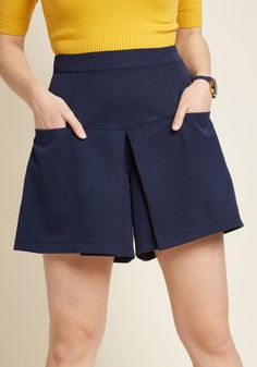 Skorts For Women Since The Skirt Short Hybrid Is Back Retro Inspired Fashion, Skirt With Shorts, Black Jeans Outfit, Skirt Short, A Skirt, Skorts, Mode Inspiration, Skirt Pants, Short Pants