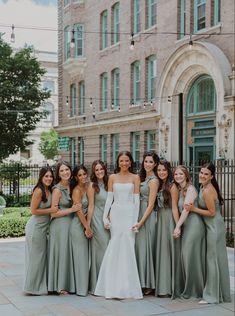 A timeless, modern wedding in the heart of Milwaukee, Wisconsin at St. James 1896. This Wisconson wedding was capture on digital and film. Bridal Party Wedding Dress, Bridesmaid Photography Poses, Bridesmaid Poses With Bride Funny, June Wedding Bridal Party, Bridal Party No Bouquets, Bridesmaid Photos Without Bouquets, Bridal Party Photos Small Group, Single Bridesmaid Pictures, Bridesmaids Photo Poses