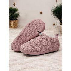 Category:Slippers; Upper Materials:Faux Fur; Season:Fall,Winter; Heel Type:Flat Heel; Gender:Women's; Toe Shape:Round Toe; Type:Fleece Lined; Style:Casual,Minimalism; Outsole Materials:TPR; Occasion:Daily,Home; Closure Type:Loafer; Listing Date:10/12/2024; Production mode:External procurement; 2024 Trends:Fuzzy Slippers Fluffy Slippers,House Slippers,Warm Slippers; Size chart date source:Provided by Supplier. Non-slip Closed Toe Slippers For Winter, Non-slip Closed Toe Winter Slippers, Winter Soft Sole Slip-on Slippers, Comfortable Winter Slippers With Soft Sole, Soft Flat Slippers For Winter, Comfy Slippers With Round Toe In Synthetic, Comfy Synthetic Slippers With Round Toe, Non-slip Cozy Slippers With Round Toe, Cozy Non-slip Slippers With Round Toe