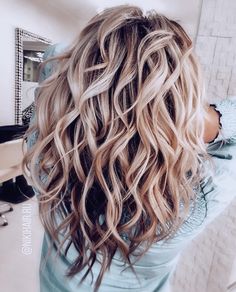 Icy Blonde Hair, Perfect Hair Color, Gorgeous Hair Color, Peinados Fáciles Para Cabello Corto, Hairstyles For Medium Length Hair, Medium Length Hair, Hair Clothes