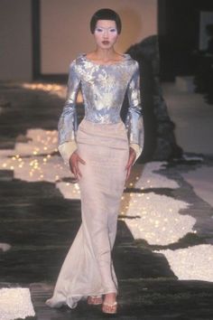 Givenchy 1998, Givenchy Mcqueen, Givenchy 90s, Studio Closet, 1998 Couture, Y2k Wedding, Lee Alexander Mcqueen, Red Carp