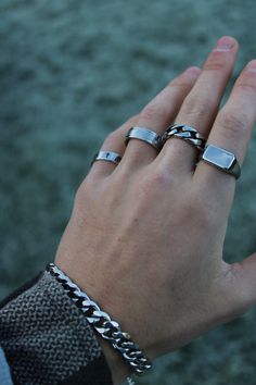 Men Rings Aesthetic, Mens Smart Casual Outfits, Rings Men, Jewelry Fashion Trends