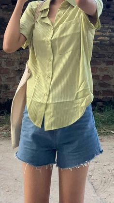 Korean Summer Casual Outfits, Yellow Shorts Outfit, Fairytale Love, Daily Ootd, Downtown Outfits, Korean Casual Outfits, Outfit Inspo Casual, Everyday Fashion Outfits, Casual Day Outfits