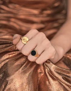 24 K gold-plated sterling silver signet ring with gem: black onyx, green malachite or mother-of-pearl. Silver version available with onyx or marble-like howlite. Jewelry size 13 (S) / 53 mm perimeter Jewelry size 16 (M) / 56 mm perimeter Jewelry size 20 (L) / 60 mm perimeter Howlite Jewelry, Silver Signet Ring, Green Malachite, Signet Ring, Gold Plated Sterling Silver, Black Onyx, Size 13, Size 20, Mother Of Pearl