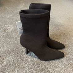 Never Worn- Zara Brown Booties Zara Ankle Boots, Velvet High Heels, Kitten Heel Ankle Boots, Chunky Chelsea Boots, Chunky Ankle Boots, Velvet Ankle Boots, Buckle Booties, Zara Boots, Mesh Heels